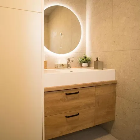 Wims - Romantic With Private Jacuzzi, Garden & Parking * زادار