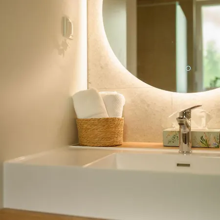 Wims - Romantic With Private Jacuzzi, Garden & Parking شقة زادار