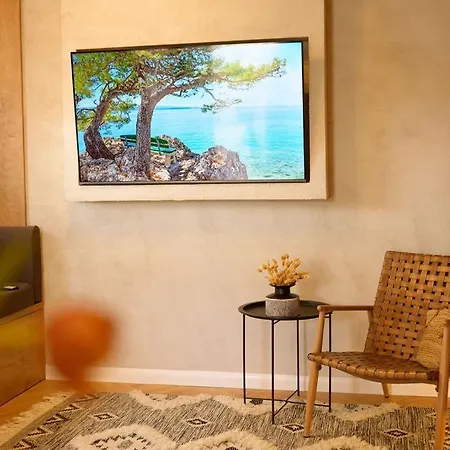 شقة Wims - Romantic With Private Jacuzzi, Garden & Parking زادار