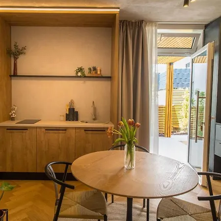 Wims - Romantic With Private Jacuzzi, Garden & Parking * زادار